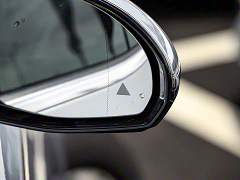 2024�� E 350 e L ���ʽ��϶����γ�