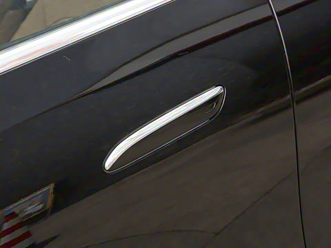 2025�� �Ŀ� E 300 L �����˶���