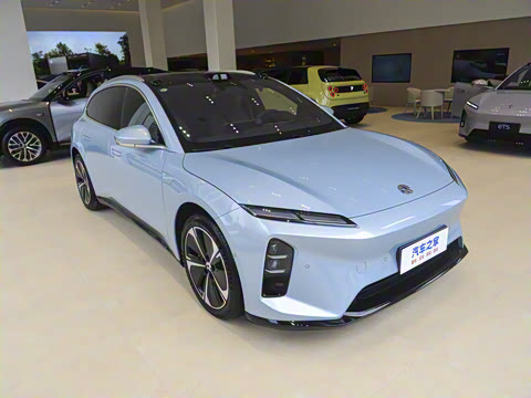 2025�� 75kWh Touring