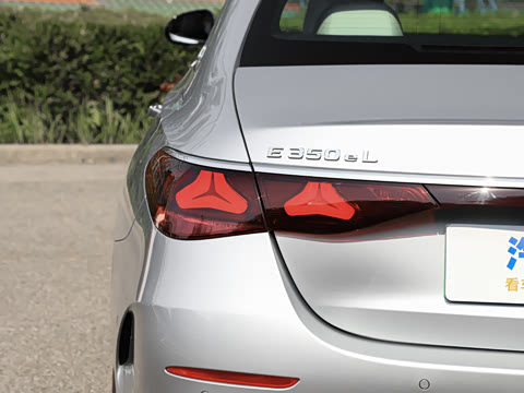 2024�� E 350 e L ���ʽ��϶����˶��γ�