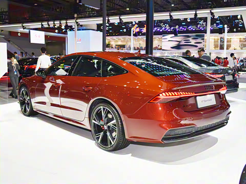 2025�� 55 TFSI quattro ������