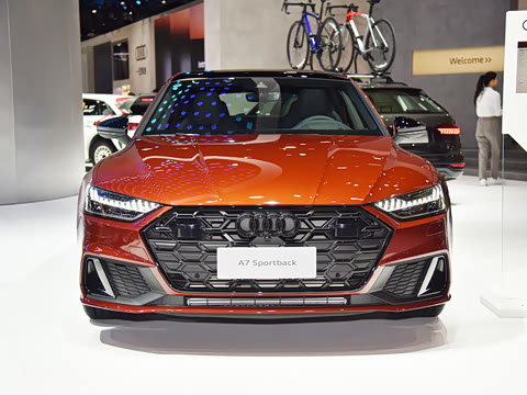 2025�� 55 TFSI quattro ������