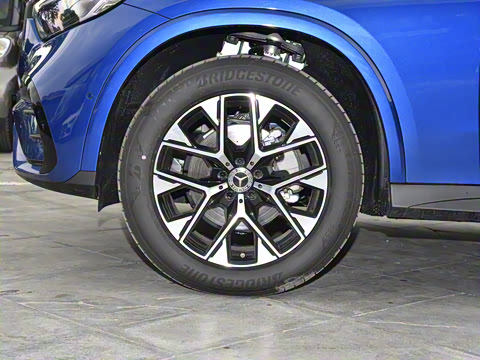 2024��  �Ŀ� GLC 260 L 4MATIC ������ 5��