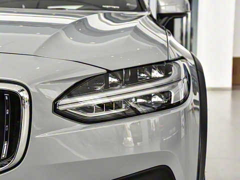 2025�� Cross Country B5 AWD ��Զ��