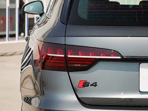 2025�� S4 Avant 3.0TFSI