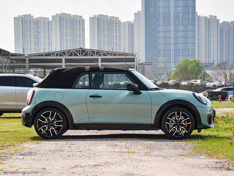 2025�� JOHN COOPER WORKS CABRIO