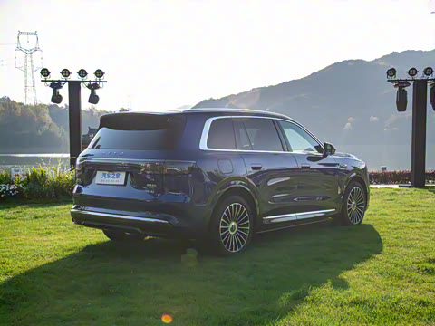 2025�� ���� Ultra�� 53.4kWh 6����