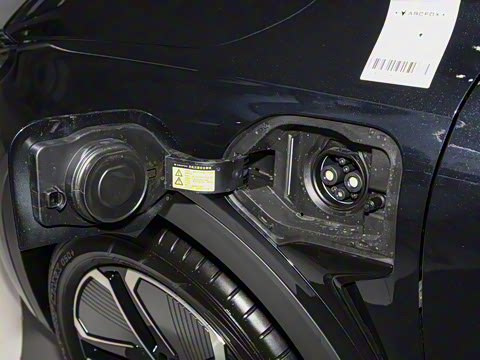 2025�� 735MAX 160kW