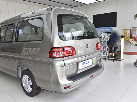 2024�� M5 1.6L ������7��CNG