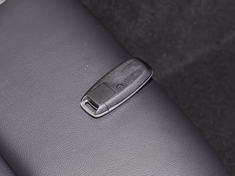 2024�� 2.0L XE ���İ�