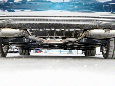 2024�� E 350 e L ���ʽ��϶����γ�