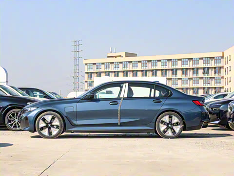 2025�� eDrive 40 L ��ҹ�˶���װ