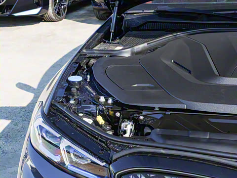 2025�� eDrive 40 L ��ҹ�˶���װ