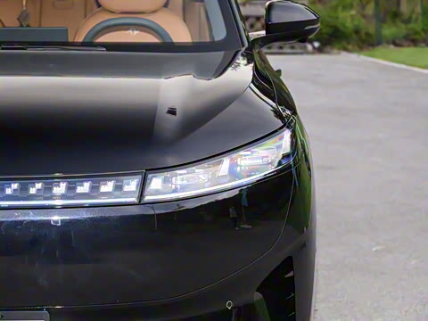 2025�� 210Ultra���̰� 5��