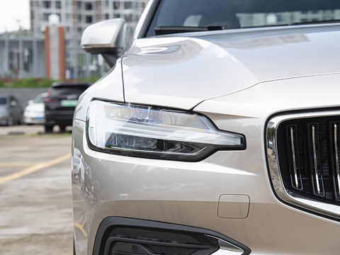 2025�� B4 ���ݺ�����