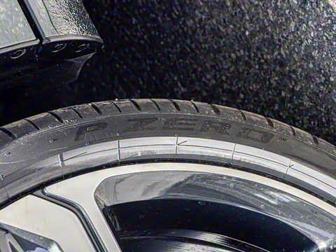 2025�� 200���������� 40 TFSI ����������