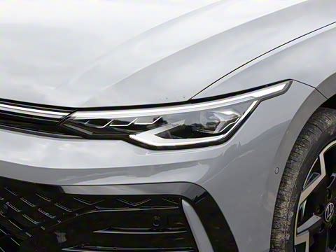 2025�� �Ŀ�� 300TSI R-Line