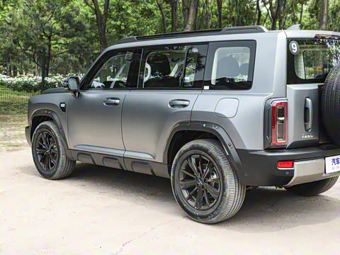 2025�� 2.0T 4WD Ultra