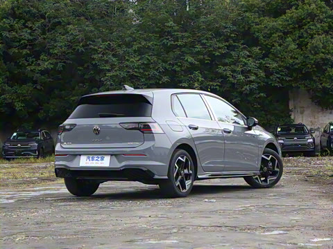 2025�� �Ŀ�� 300TSI R-Line