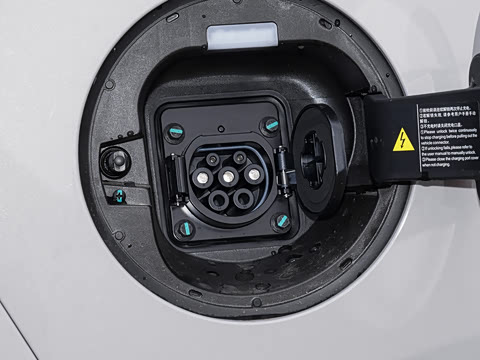 2025�� EV 520km �����