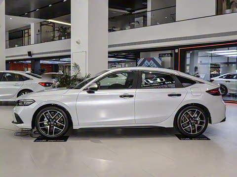 2023�� HATCHBACK 2.0L e:HEV ���ذ�