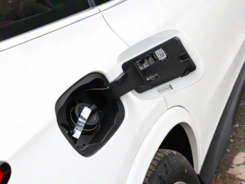 2025�� GLC 260 L 4MATIC ������