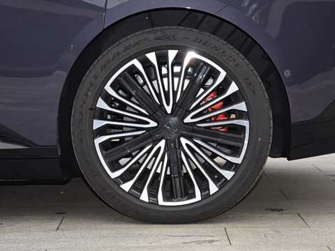 2025�� Ultra���̰�