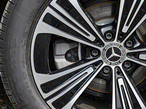 2025�� �Ŀ� E 260 L �˶���