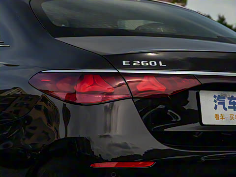 2025�� �Ŀ� E 260 L �˶���