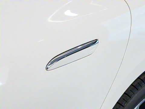 2025�� 500 4MATIC ������