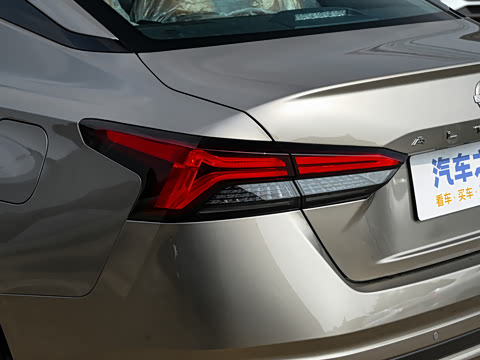 2024�� 2.0L XE ���İ�