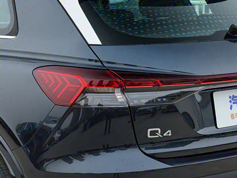 2024�� 40 e-tron ������