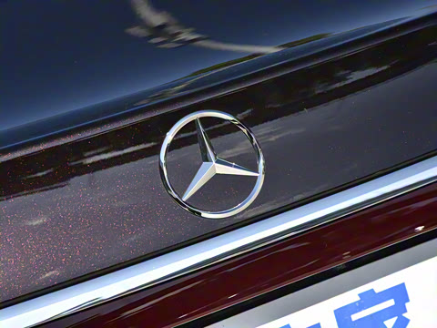 2025�� E 300 L ʱ���˶���