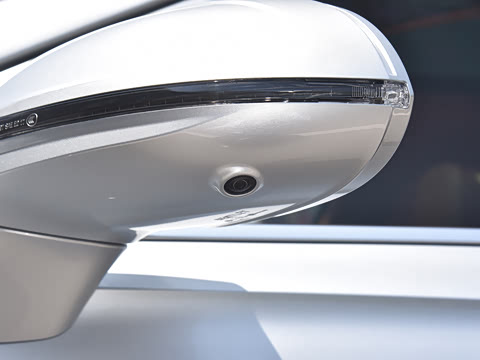 2026�� 4.0T V8 Mulliner