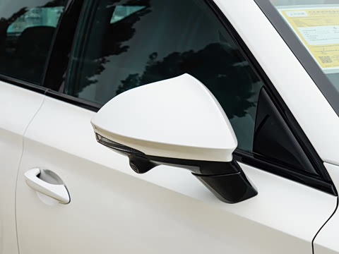 2025�� 2.0T 405 AT������