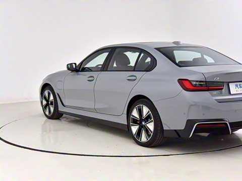 2025�� eDrive 40 L ��ҹ�˶���װ