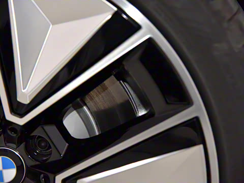 2025�� eDrive 40 L ��ҹ�˶���װ