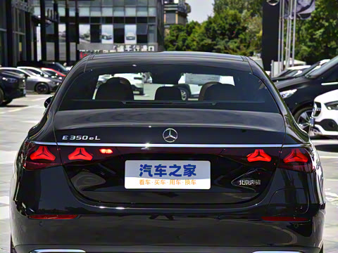 2024�� E 350 e L ���ʽ��϶����γ�