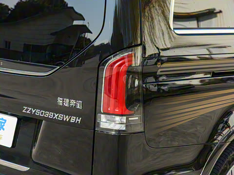 2025�� V 300 L ������˹ �˶���