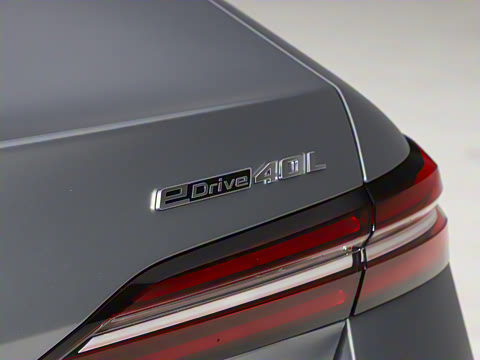 2025�� eDrive 40L M�˶���װ