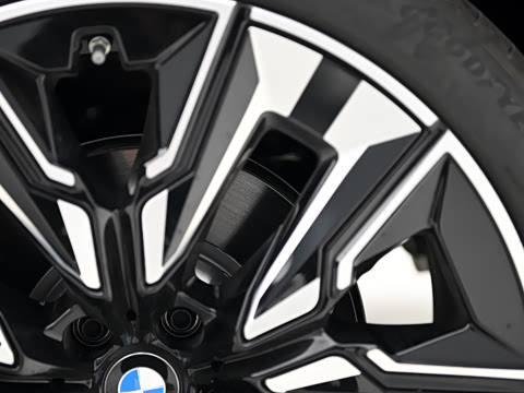 2025�� xDrive30L ������ M�˶���װ