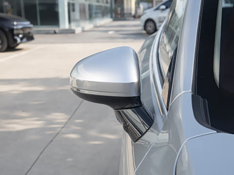 2023�� P7i 702 Max