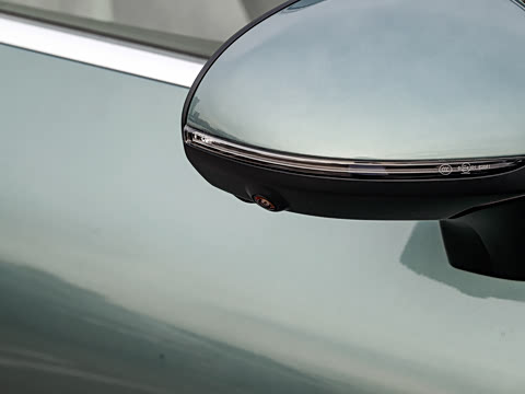 2025�� GLC 300 L 4MATIC ������ 5��