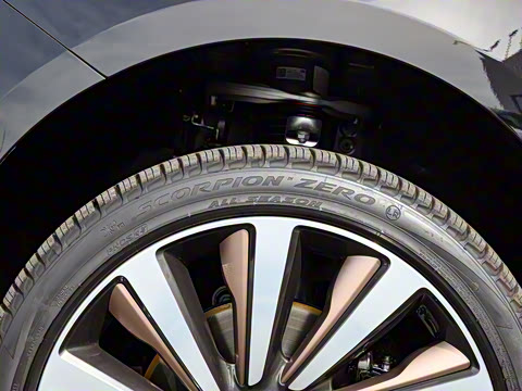 2024�� 3.0 L6 400PS SV���ٴ����ӳ��� 4��