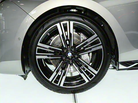 2023�� 740Li ������ M�˶���װ