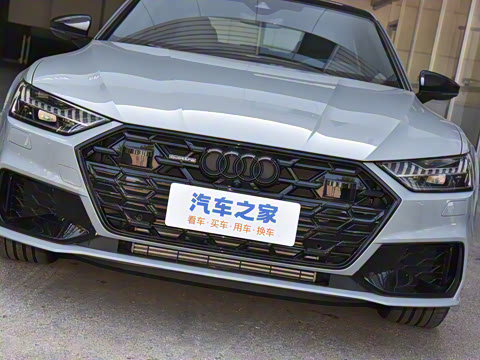 2025�� 45 TFSI quattro RS �׼����ٰ�