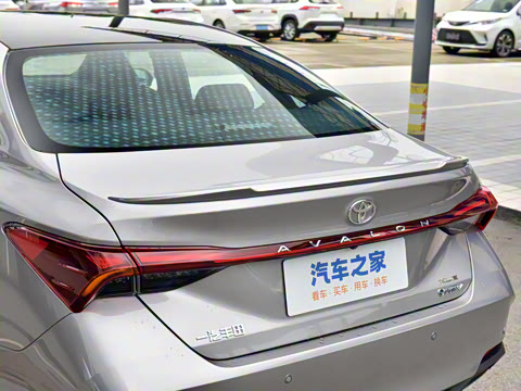 2024�� ˫�� 2.5L XLE����