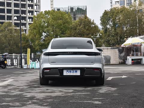 2025�� 700km Զ���Ǽݰ�