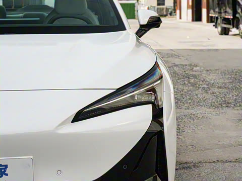 2025�� 560PRO 185kW