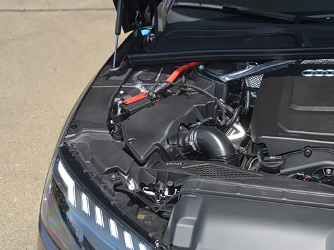 2024�� 40 TFSI ����������(��ҹ��)